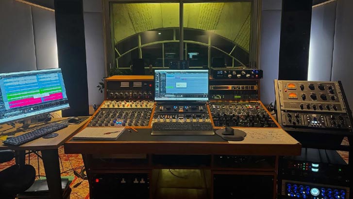 LAAL at Metropolis Studio (UK) 